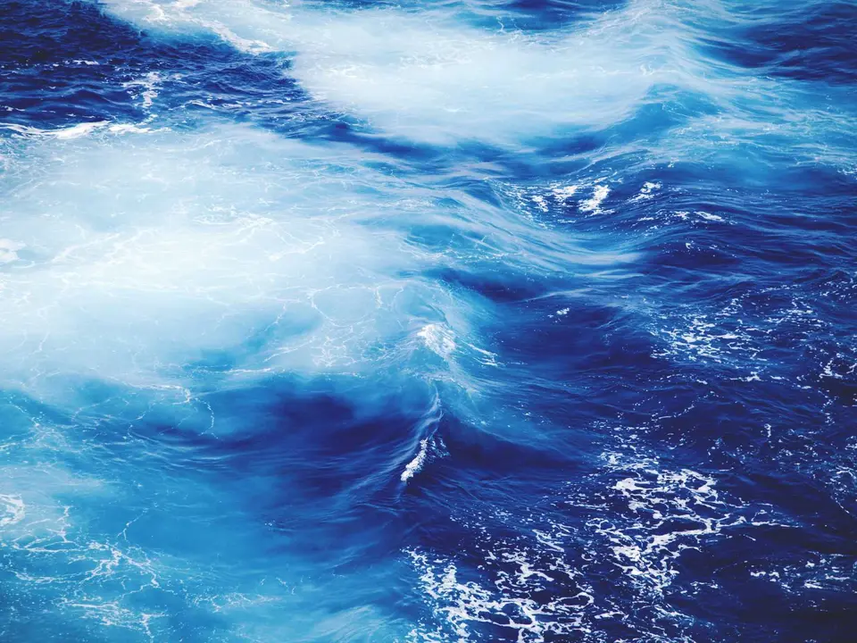 FinTech product and operations team aligning onboarding architecture and release planning